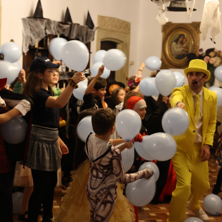 Atmosferă Incendiară la EkoGroup Vila: Corina Petrescu și Echipa Lui Mihai Bolohan au Transformat Halloween-ul într-o Seară de Neuitat! 1 Halloween-ul, EkoGroup Vila