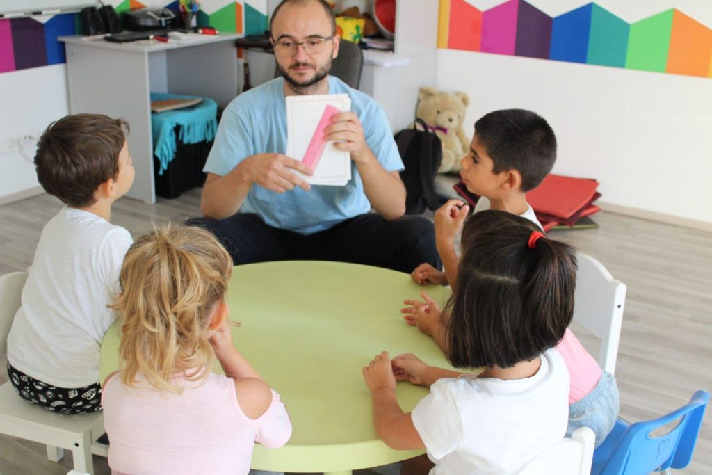 English Kids Academy - acolo unde profesorul e și sprijin, și sursă de inspirație 13 English Kids Academy - acolo unde profesorul e și sprijin, și sursă de inspirație